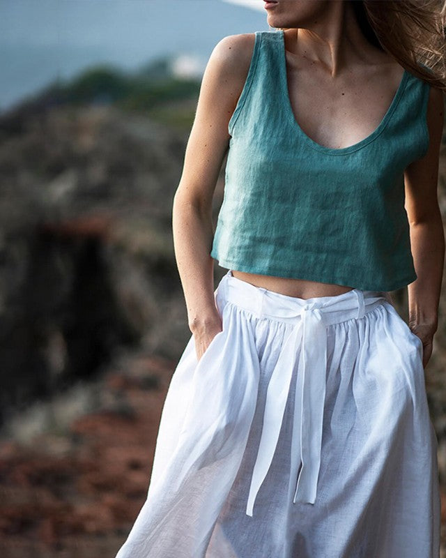 The Ivy Crop Tank in Green, detail